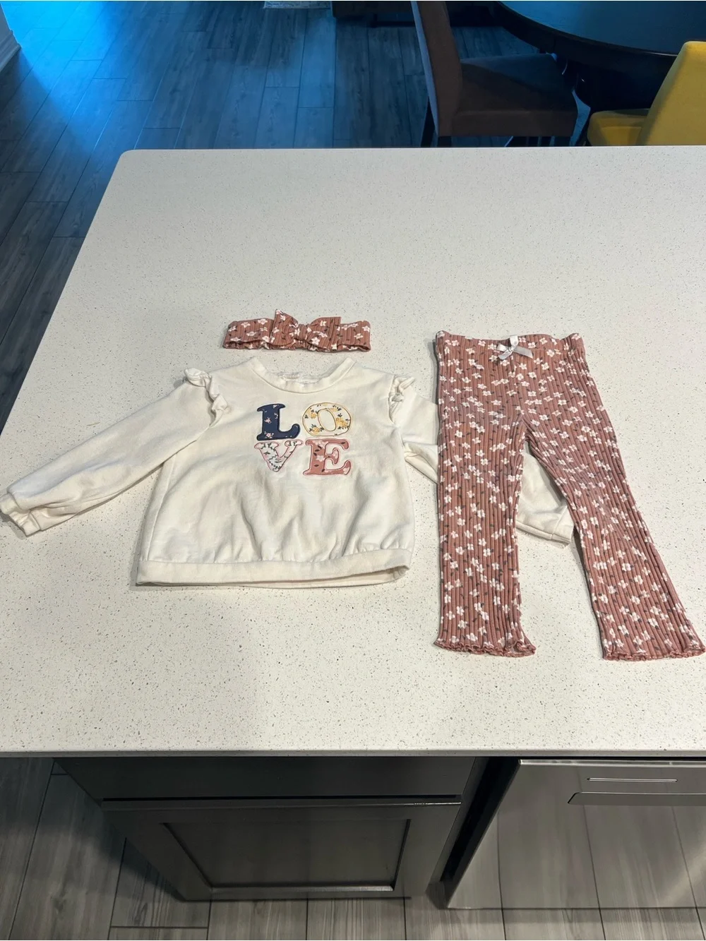 5/$35 NWOT Cream 